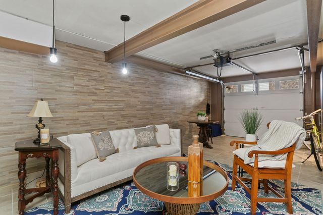 376 Knapps Highway 376, Fairfield, CT 06825