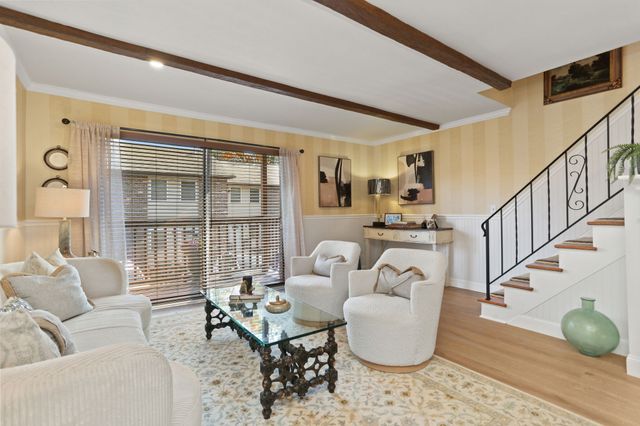 376 Knapps Highway 376, Fairfield, CT 06825