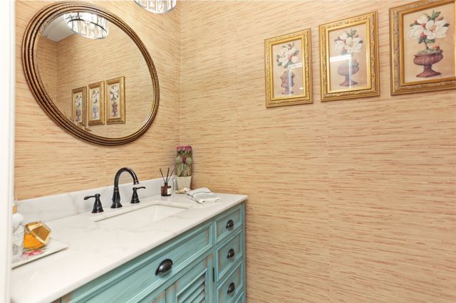 376 Knapps Highway 376, Fairfield, CT 06825