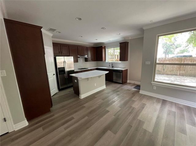 4526 Merle DR, Austin, TX 78745