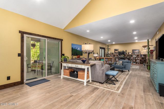 2310 E MALLARD Court, Gilbert, AZ 85234