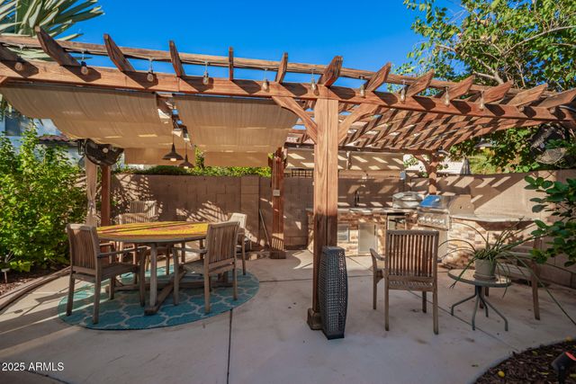 2310 E MALLARD Court, Gilbert, AZ 85234