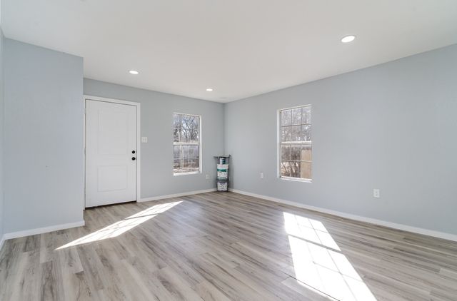 4739 Stokes Street, Dallas, TX 75216