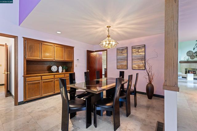 39 Mira Loma Rd, Orinda, CA 94563