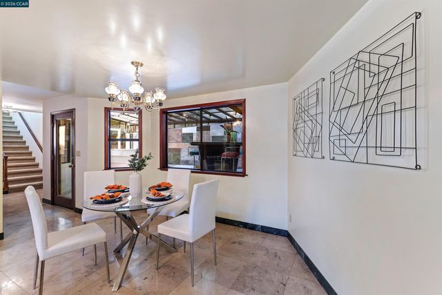 39 Mira Loma Rd, Orinda, CA 94563