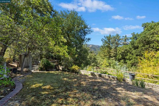 39 Mira Loma Rd, Orinda, CA 94563