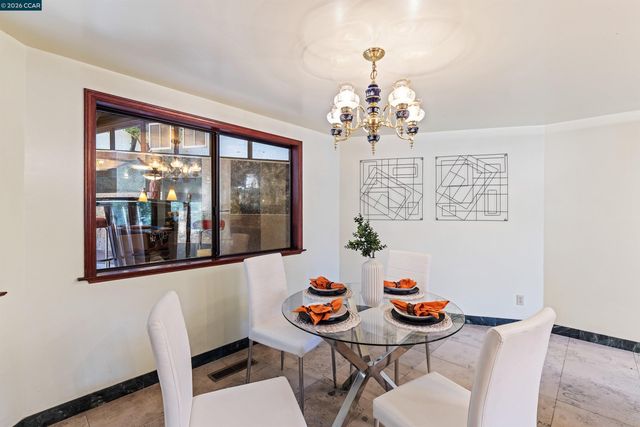 39 Mira Loma Rd, Orinda, CA 94563