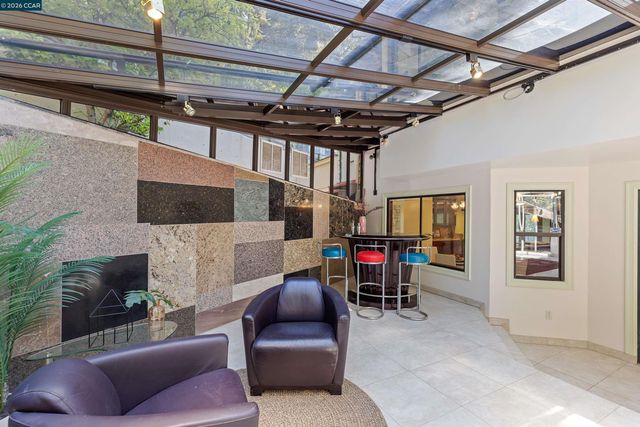 39 Mira Loma Rd, Orinda, CA 94563