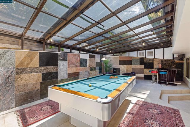 39 Mira Loma Rd, Orinda, CA 94563