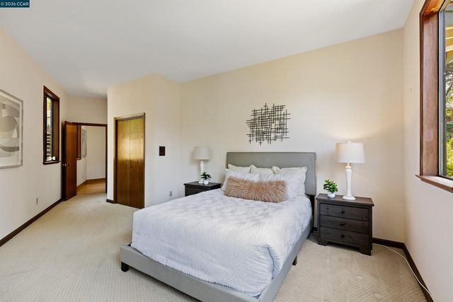 39 Mira Loma Rd, Orinda, CA 94563