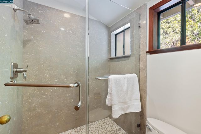 39 Mira Loma Rd, Orinda, CA 94563