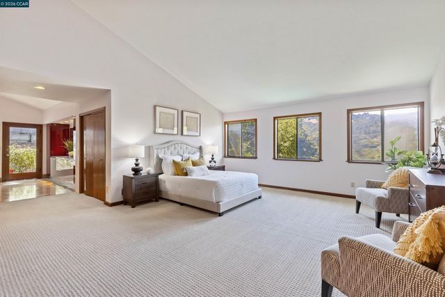 39 Mira Loma Rd, Orinda, CA 94563