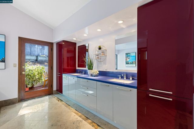 39 Mira Loma Rd, Orinda, CA 94563