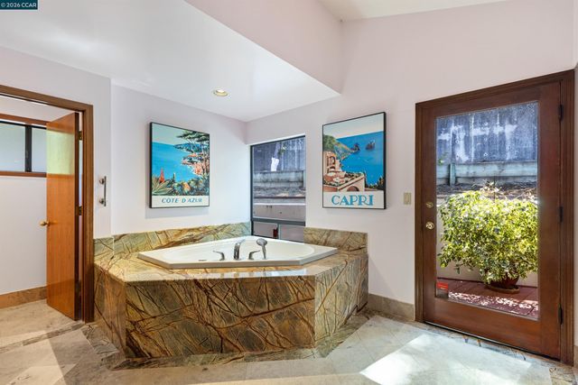 39 Mira Loma Rd, Orinda, CA 94563