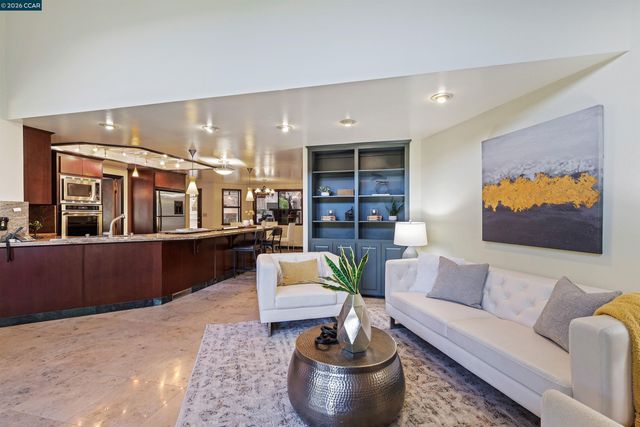 39 Mira Loma Rd, Orinda, CA 94563