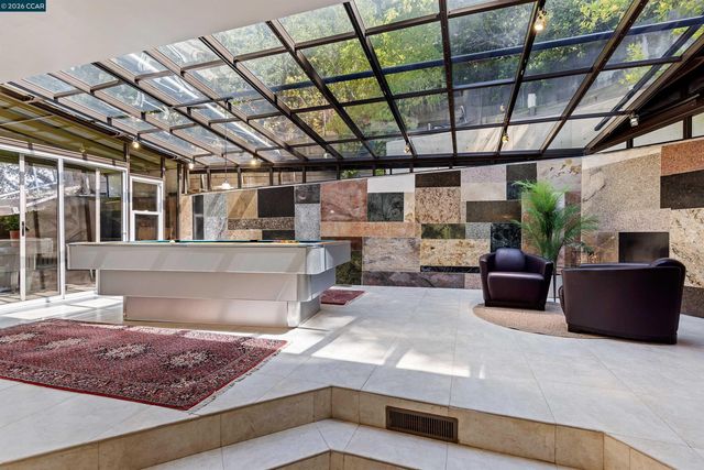 39 Mira Loma Rd, Orinda, CA 94563