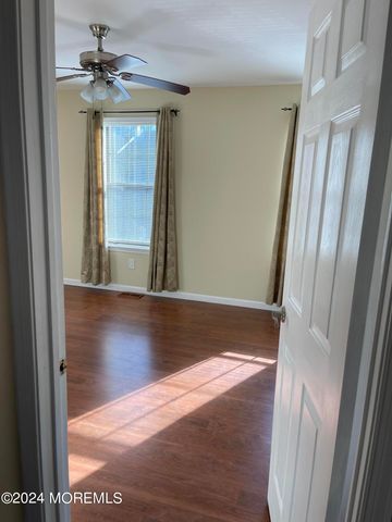 173 Edinburgh Court, Matawan, NJ 07747