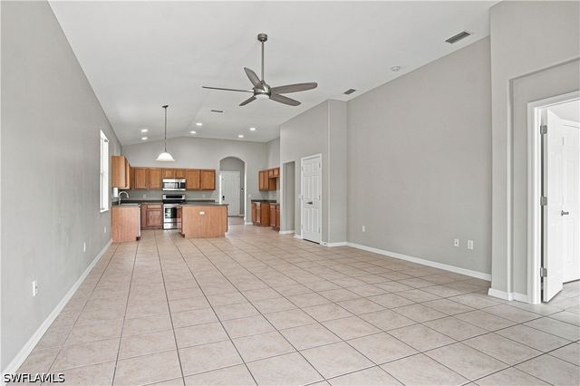 2022 Fairmont LN, Naples, FL 34120