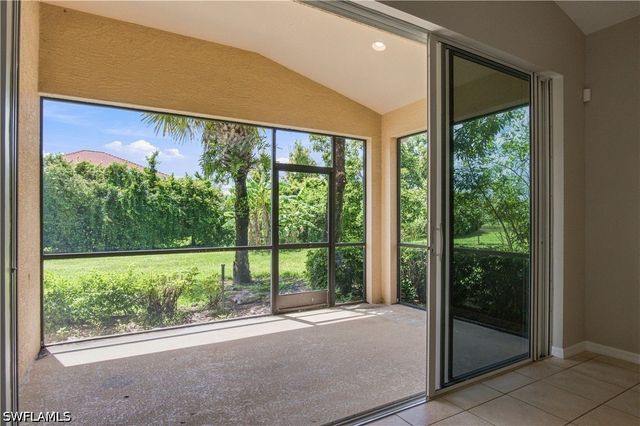 2022 Fairmont LN, Naples, FL 34120