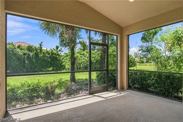 2022 Fairmont LN, Naples, FL 34120