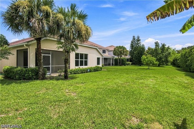 2022 Fairmont LN, Naples, FL 34120