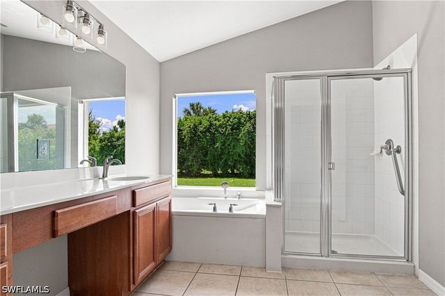 2022 Fairmont LN, Naples, FL 34120