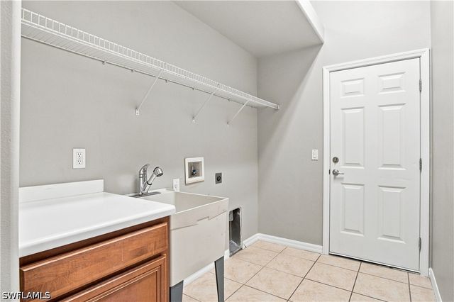 2022 Fairmont LN, Naples, FL 34120
