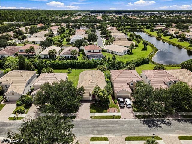 2022 Fairmont LN, Naples, FL 34120