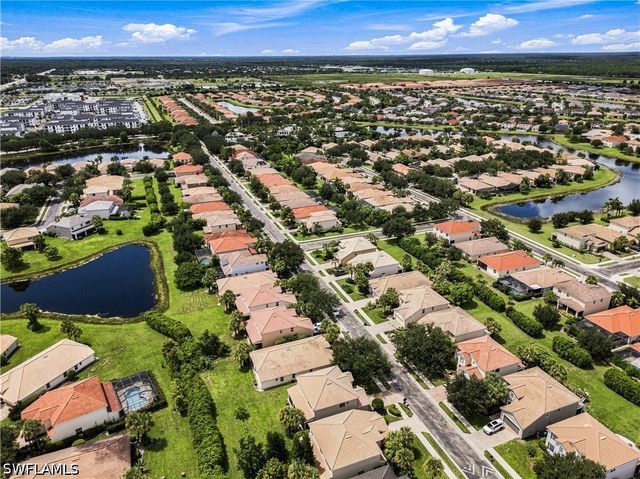 2022 Fairmont LN, Naples, FL 34120