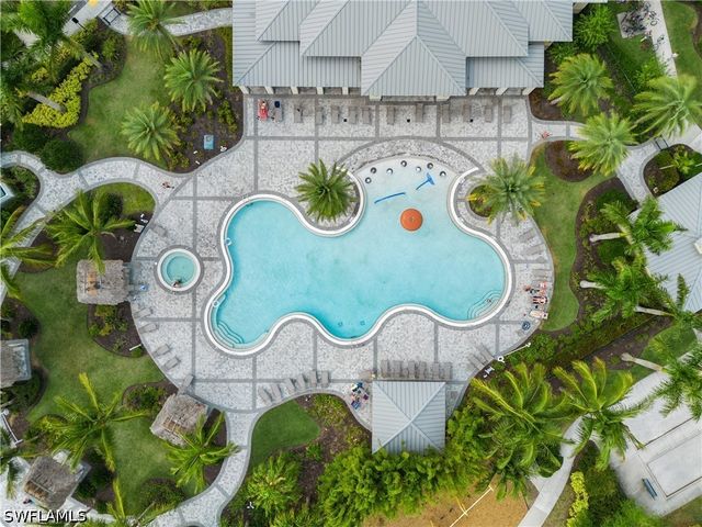 2022 Fairmont LN, Naples, FL 34120