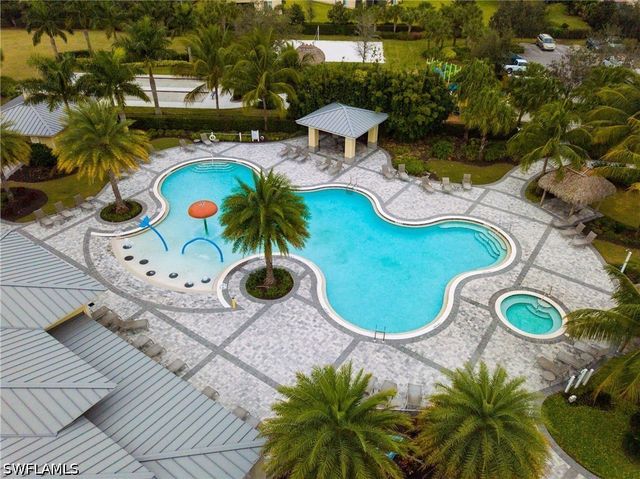 2022 Fairmont LN, Naples, FL 34120