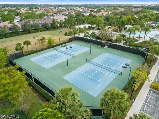 2022 Fairmont LN, Naples, FL 34120
