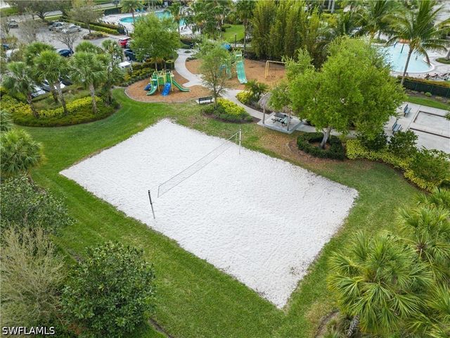 2022 Fairmont LN, Naples, FL 34120