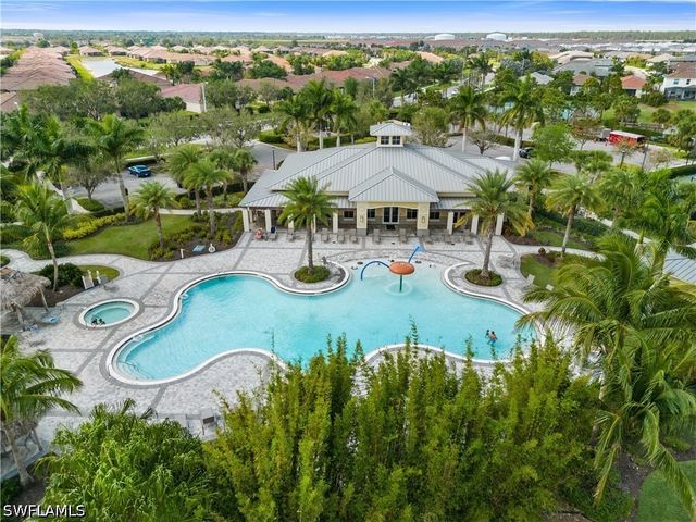2022 Fairmont LN, Naples, FL 34120