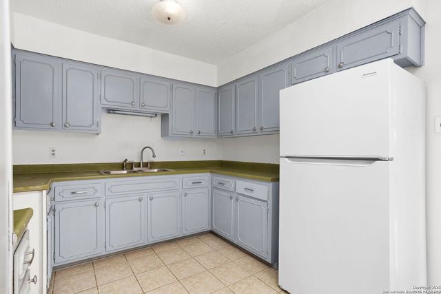 5726 ALNWICK ST, San Antonio, TX 78228