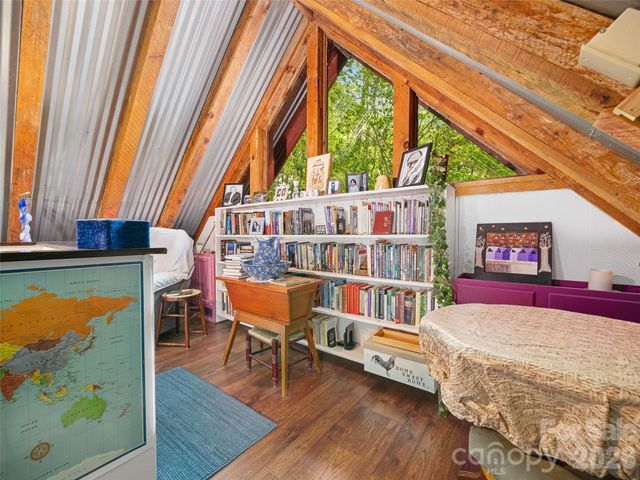 886 Three Quarter Creek Road, Burnsville, NC 28714