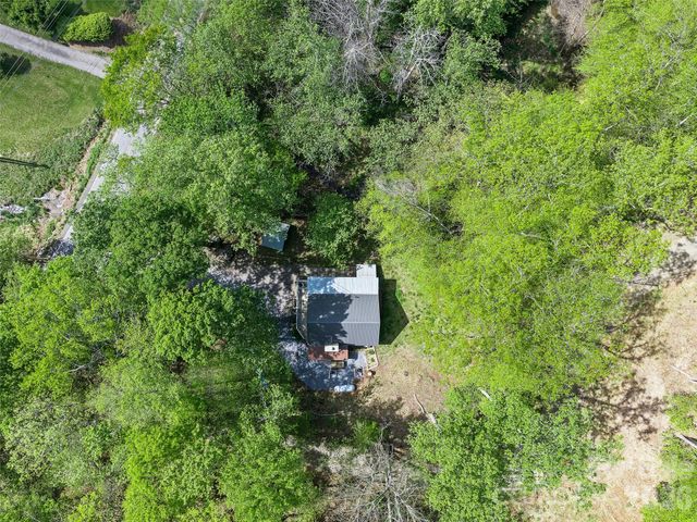 886 Three Quarter Creek Road, Burnsville, NC 28714