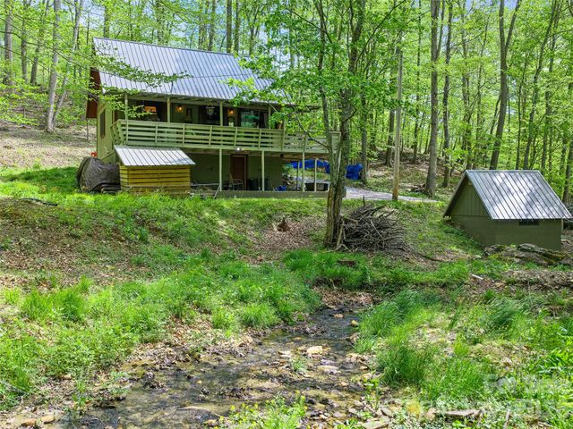 886 Three Quarter Creek Road, Burnsville, NC 28714