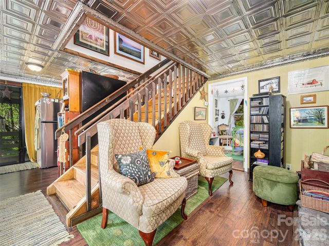 886 Three Quarter Creek Road, Burnsville, NC 28714
