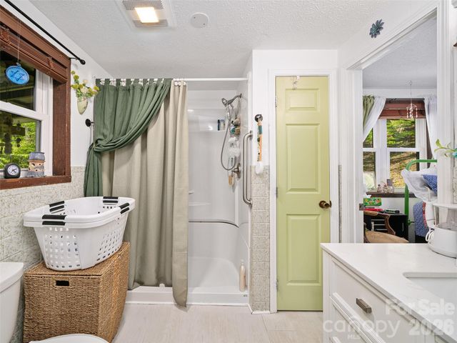 886 Three Quarter Creek Road, Burnsville, NC 28714