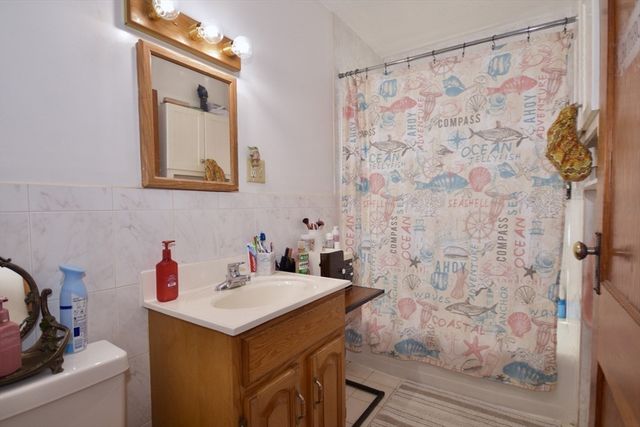 17 Norwell Street, Dartmouth, MA 02748