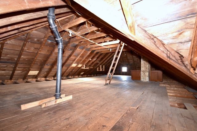 17 Norwell Street, Dartmouth, MA 02748