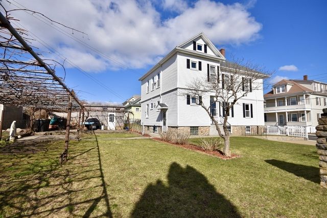 17 Norwell Street, Dartmouth, MA 02748