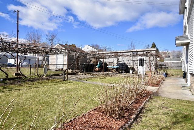 17 Norwell Street, Dartmouth, MA 02748