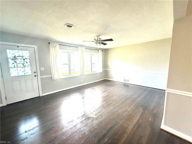 8447 Capeview AVE, Norfolk, VA 23503