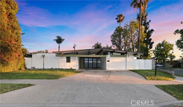 3730 E Casselle Avenue, Orange, CA 92869