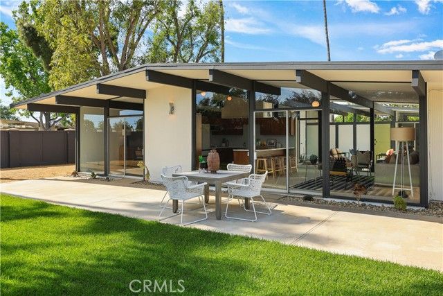 3730 E Casselle Avenue, Orange, CA 92869