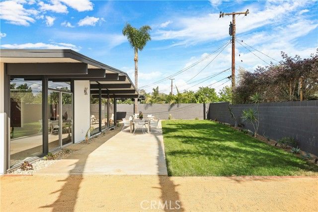 3730 E Casselle Avenue, Orange, CA 92869
