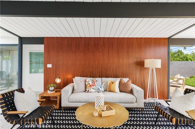 3730 E Casselle Avenue, Orange, CA 92869