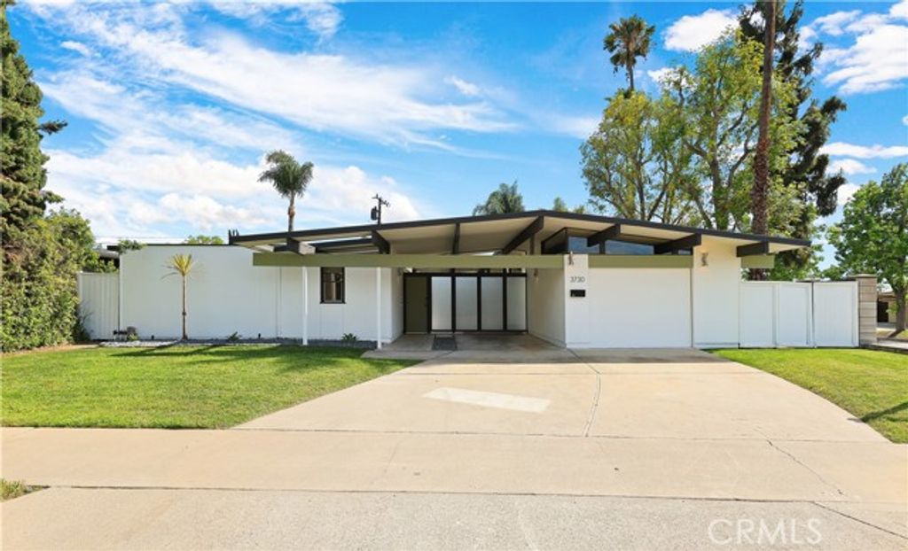 3730 E Casselle Avenue, Orange, CA 92869